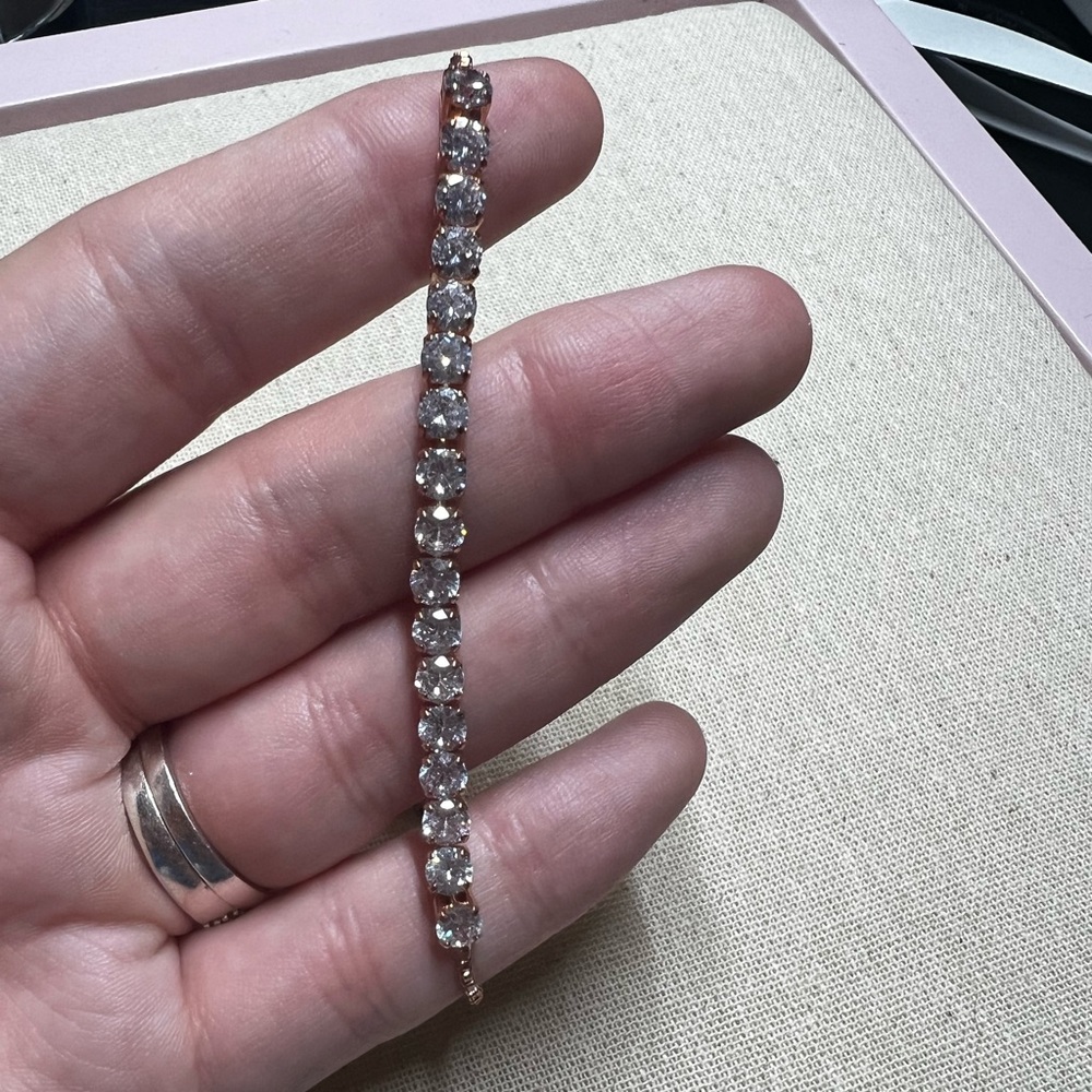 Rose Gold Circular Rhinestone Adjustable Bracelet - Picture 4 of 4
